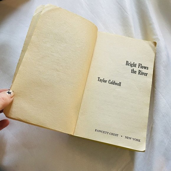 Bright Flows the River Vintage Paperbound Book Taylor Caldwell 1979 - Picture 5 of 7